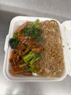 Best C14. Szechuan Spiced Beef, Chicken Fingers, Egg Roll (Combo)四川牛，金手指，春卷 in Ashburnham, MA