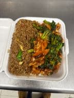 Best C16. Chicken Broccoli, Chicken Fingers, Egg Roll (Combo)芥蓝鸡，金手指，春卷 in Ashburnham, MA